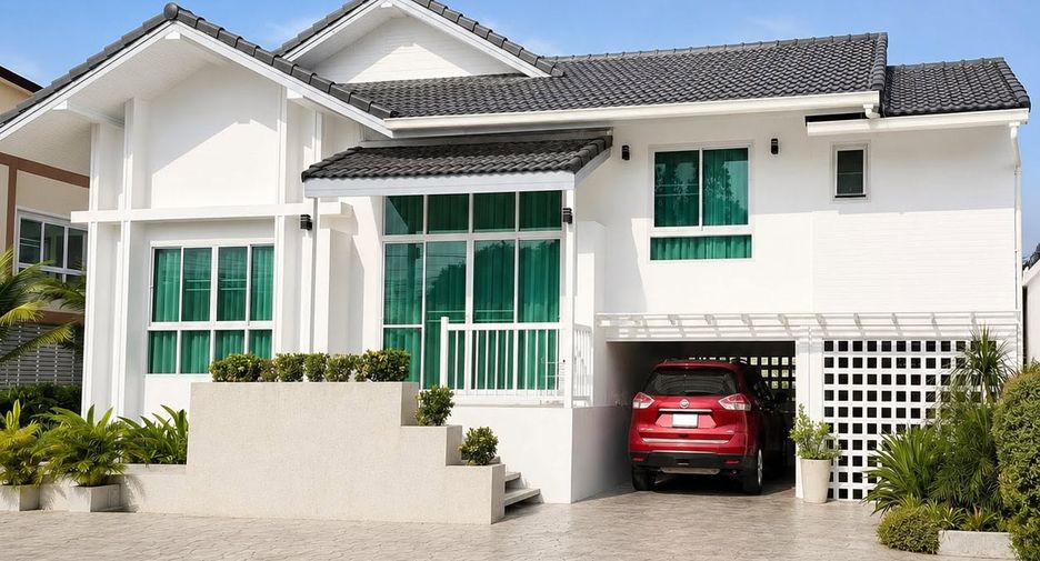 For rent 4 bedrooms villa in Bang Lamung, Chonburi