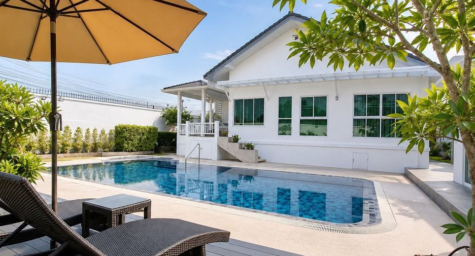 For rent 4 bedrooms villa in Bang Lamung, Chonburi