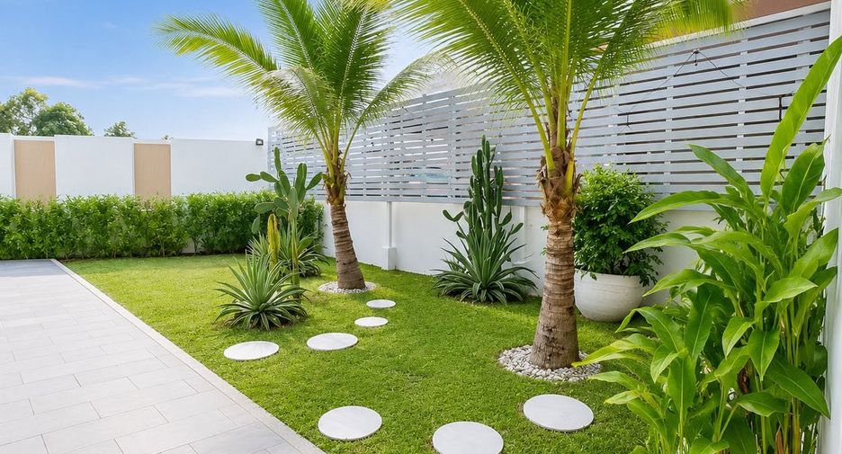 For rent 4 bedrooms villa in Bang Lamung, Chonburi