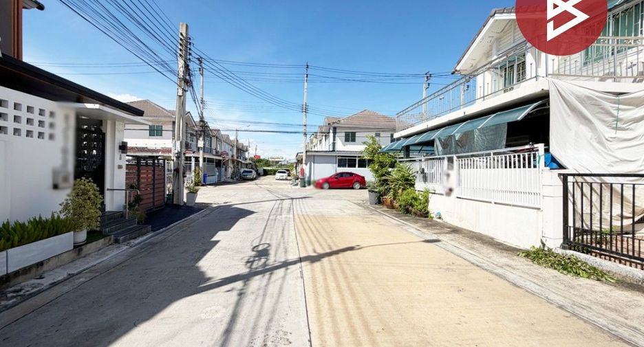 Продажа 3 спальни таунхаус в Mueang Chon Buri, Чонбури