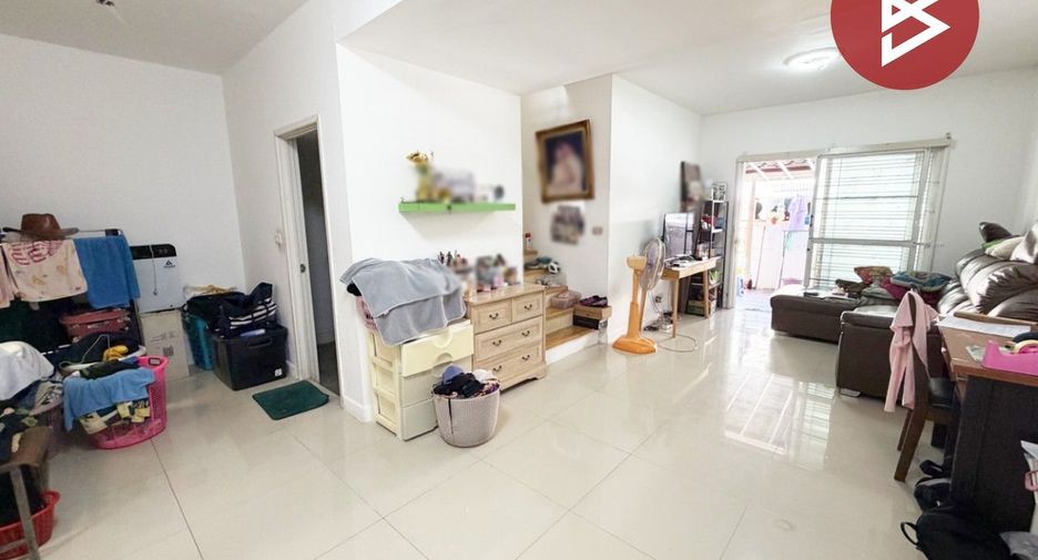 Продажа 3 спальни таунхаус в Mueang Chon Buri, Чонбури