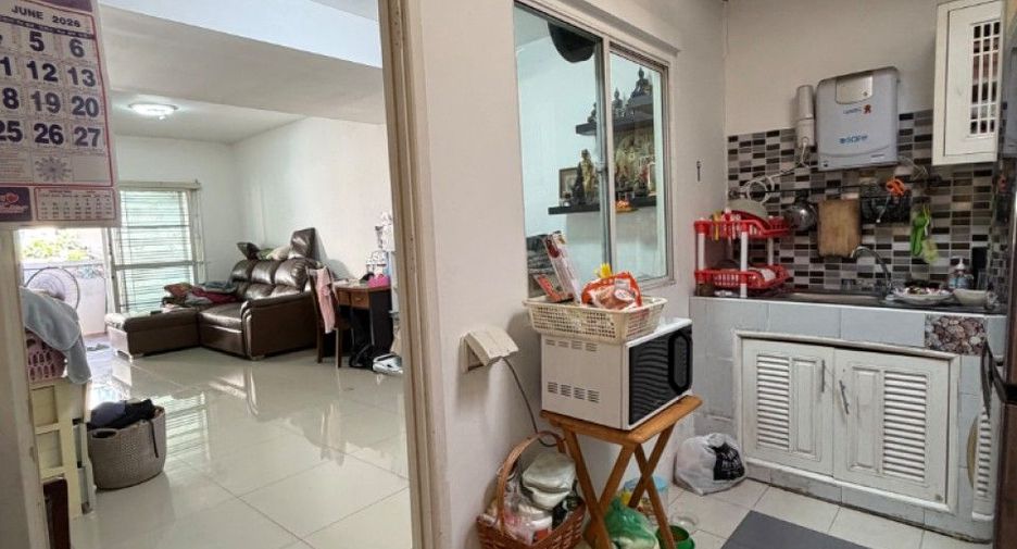 Продажа 3 спальни таунхаус в Mueang Chon Buri, Чонбури