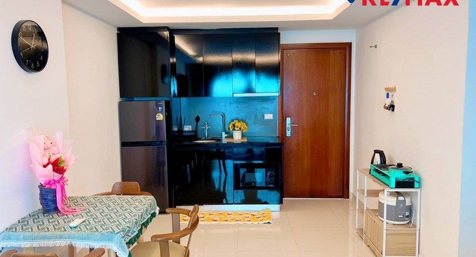 For rent 2 bedrooms condo in North Pattaya, Pattaya