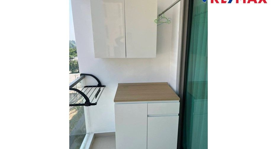 For rent 2 bedrooms condo in North Pattaya, Pattaya