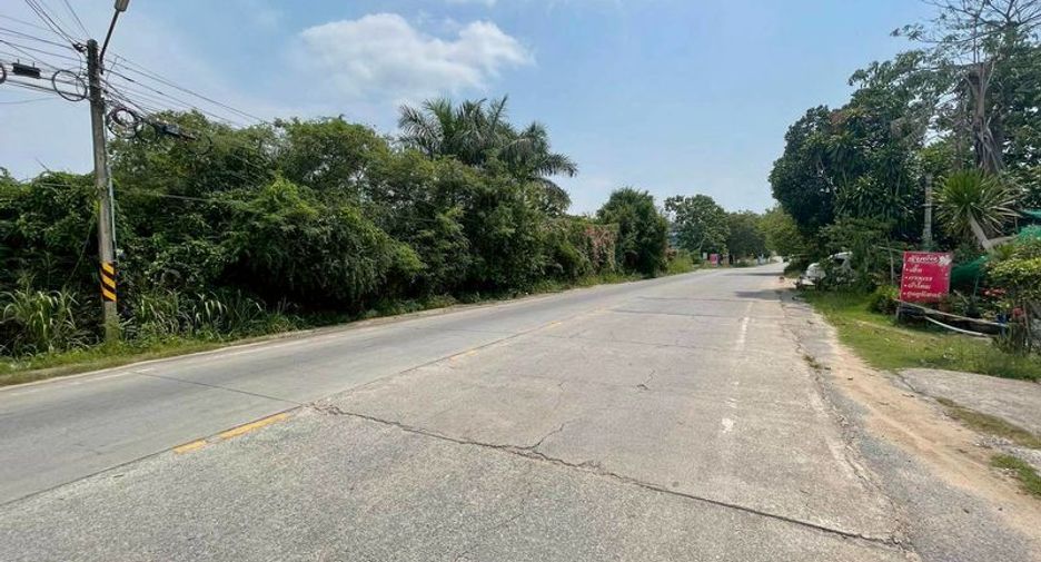 出售 土地 在 Si Racha, Chon Buri