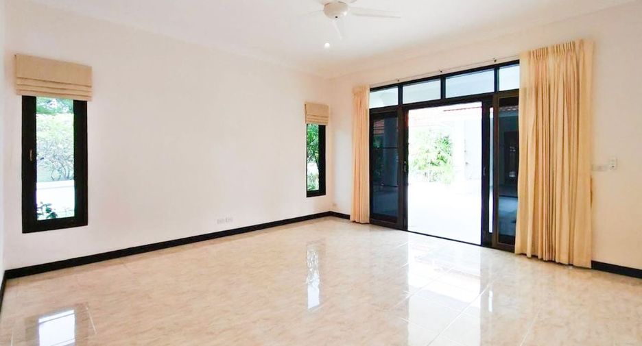 For sale 3 bedrooms villa in Cha Am, Phetchaburi