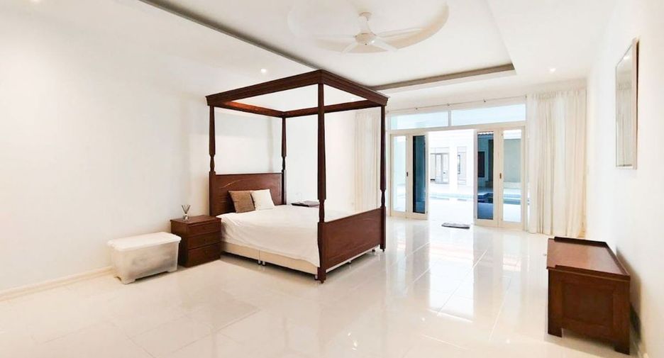 For sale 3 bedrooms villa in Cha Am, Phetchaburi