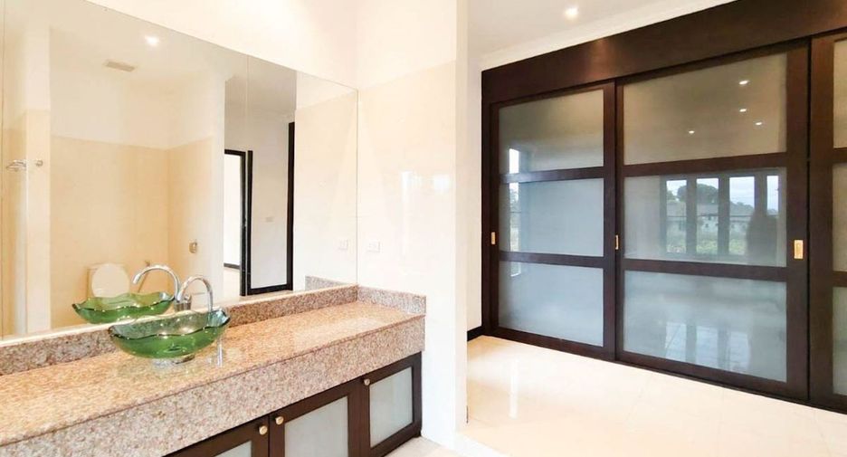 For sale 3 bedrooms villa in Cha Am, Phetchaburi
