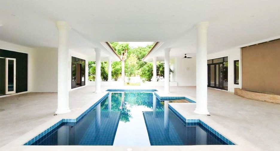 For sale 3 bedrooms villa in Cha Am, Phetchaburi
