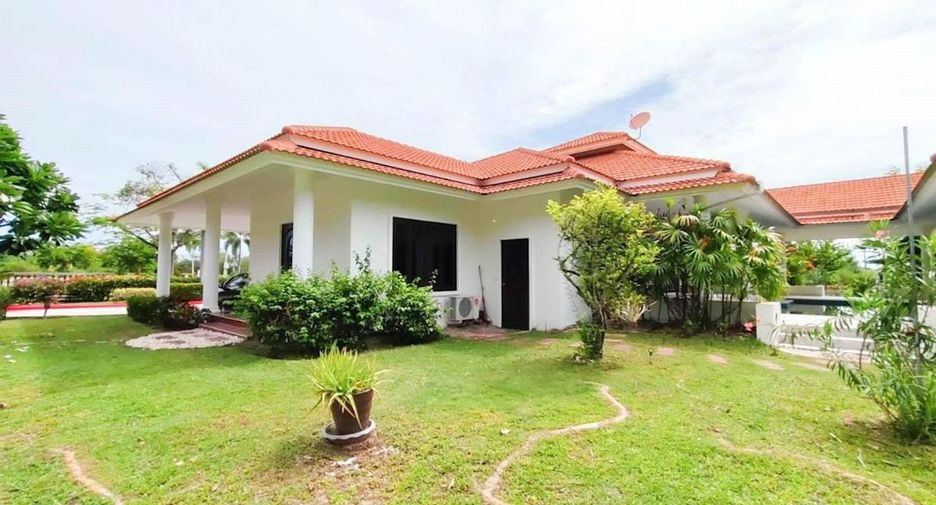 For sale 3 bedrooms villa in Cha Am, Phetchaburi