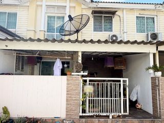 For sale 3 bedrooms townhouse in Bang Khun Thian, Bangkok