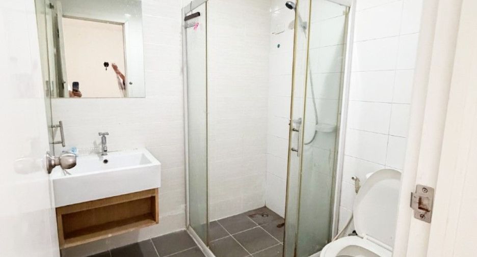 For sale 3 bedrooms townhouse in Bang Khun Thian, Bangkok
