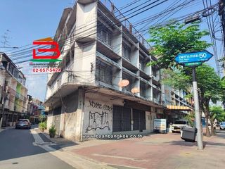 Local comercial en venta de 2 habitaciones en Phasi Charoen, Bangkok