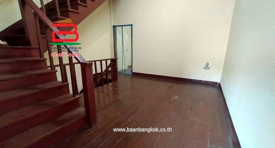 Local comercial en venta de 2 habitaciones en Phasi Charoen, Bangkok