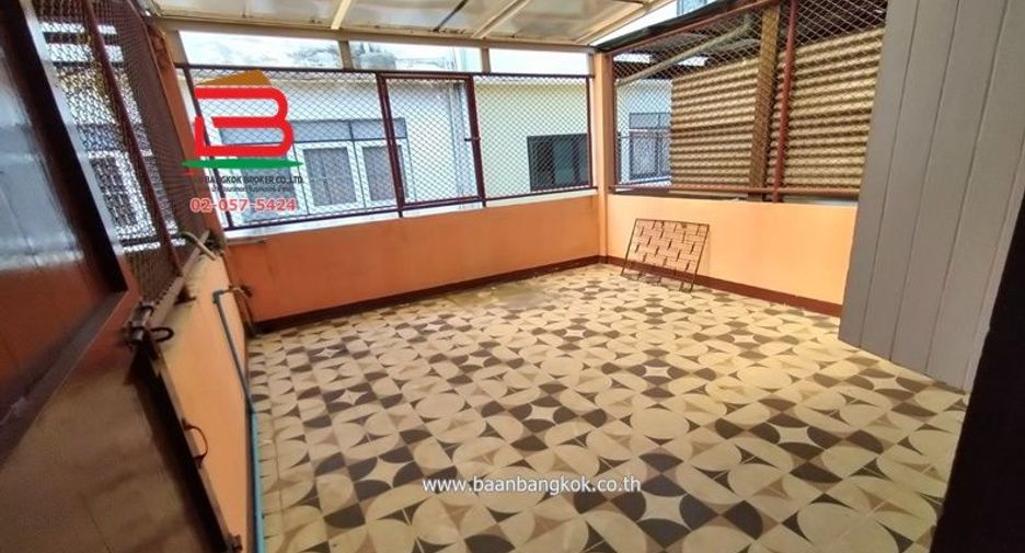 Local comercial en venta de 2 habitaciones en Phasi Charoen, Bangkok