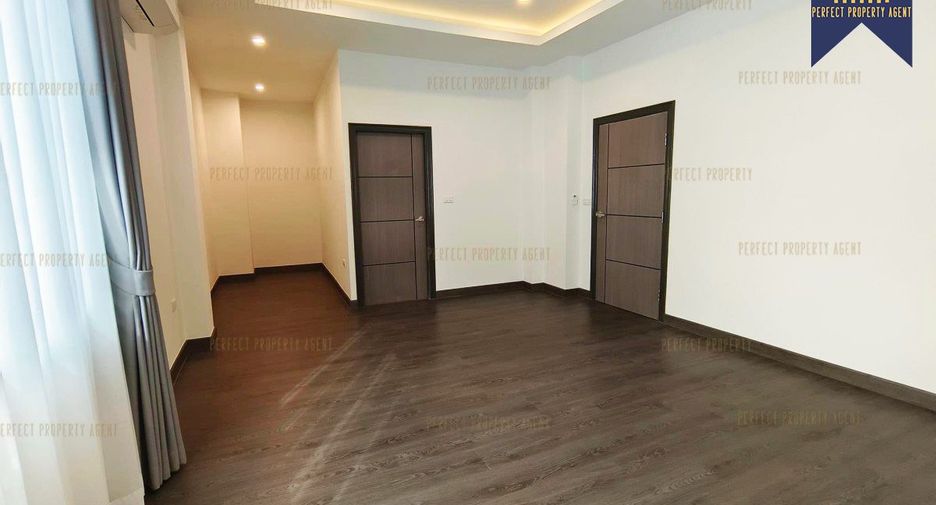 À louer et à vendre 4 chambres local commercial à Watthana, Bangkok