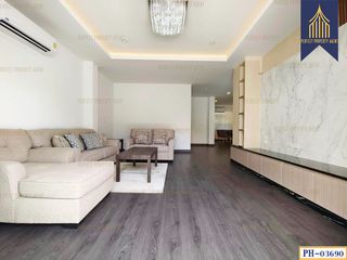 For rent and for sale 4 bedrooms retail Space in Watthana, Bangkok
