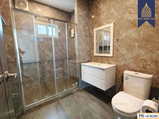 For rent and for sale 4 bedrooms retail Space in Watthana, Bangkok
