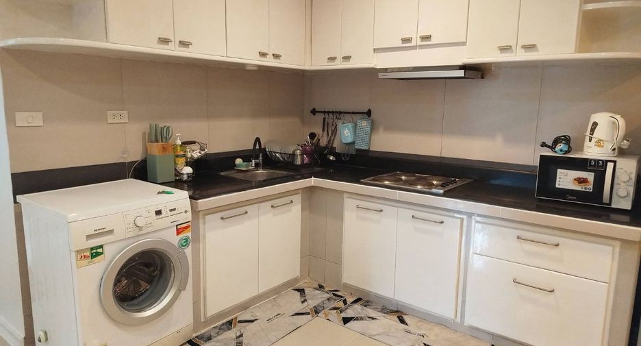 For rent 2 bedrooms condo in Watthana, Bangkok