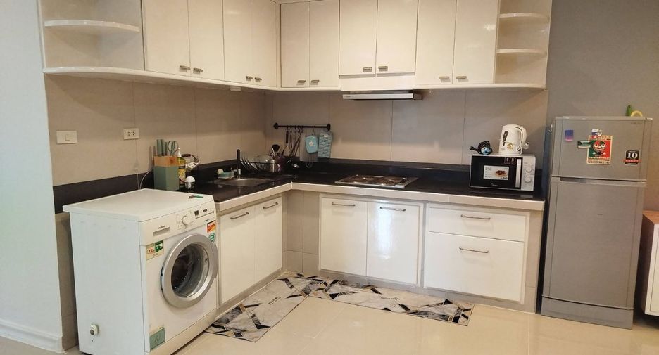 For rent 2 bedrooms condo in Watthana, Bangkok