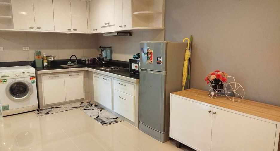 For rent 2 bedrooms condo in Watthana, Bangkok