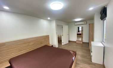 Wohnung zur Miete mit 1 Zimmer in Yan Nawa, Bangkok