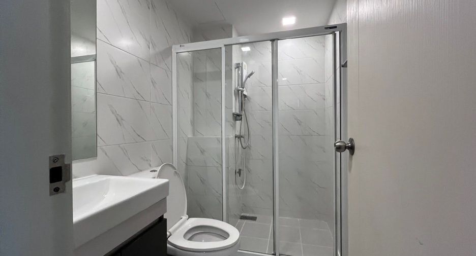 For rent 1 bed condo in Wang Thonglang, Bangkok