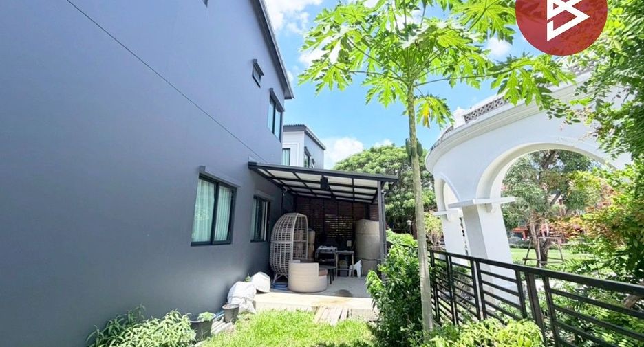 À vendre 3 chambres maison de ville à Bang Phli, Samut Prakan