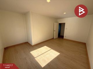 For sale 2 bedrooms townhouse in Mueang Samut Prakan, Samut Prakan