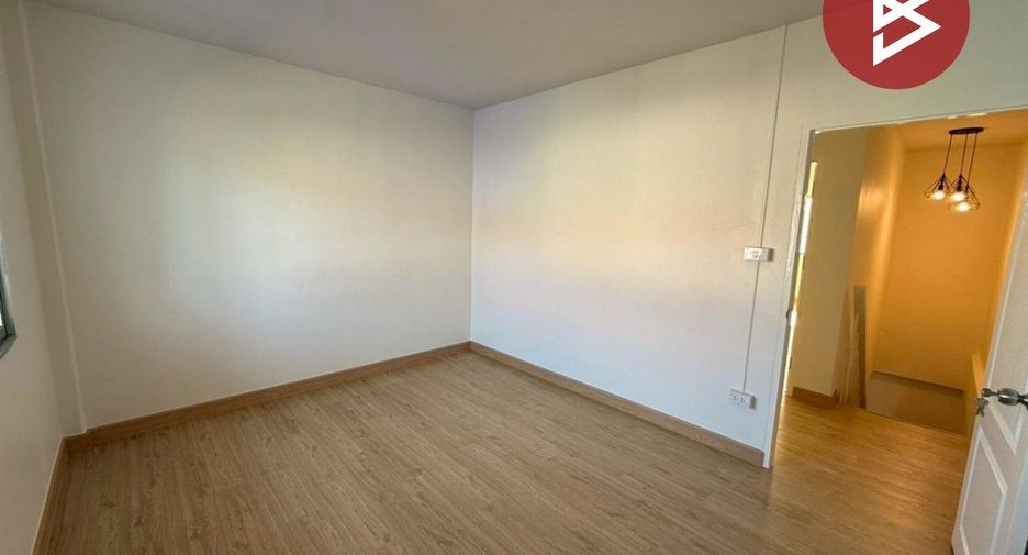 For sale 2 bedrooms townhouse in Mueang Samut Prakan, Samut Prakan