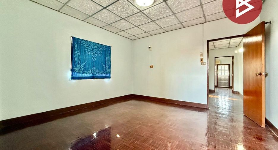 Reihenhaus zum Kauf mit 2 Zimmer in Mueang Ratchaburi, Ratchaburi