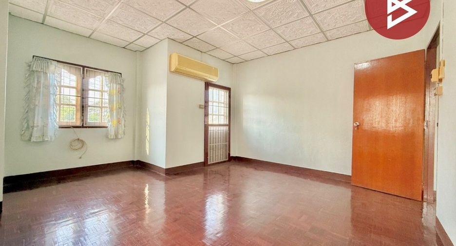 Reihenhaus zum Kauf mit 2 Zimmer in Mueang Ratchaburi, Ratchaburi