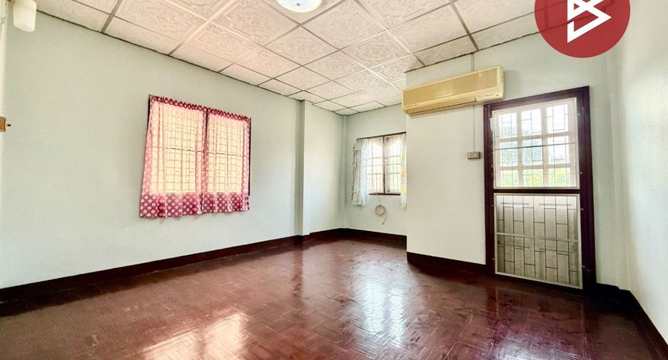 Reihenhaus zum Kauf mit 2 Zimmer in Mueang Ratchaburi, Ratchaburi
