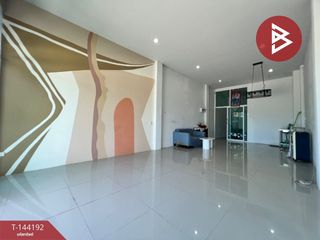 For rent そして for sale 3 ベッドルーム retail Space in Mueang Chon Buri, Chonburi