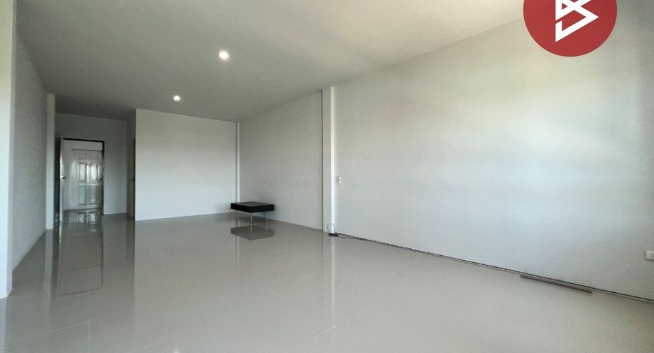 For rent そして for sale 3 ベッドルーム retail Space in Mueang Chon Buri, Chonburi