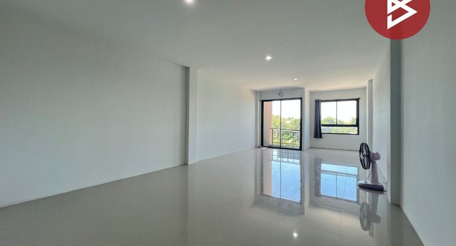 For rent そして for sale 3 ベッドルーム retail Space in Mueang Chon Buri, Chonburi