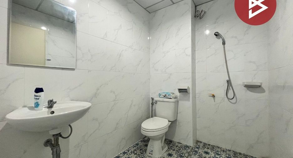 For rent そして for sale 3 ベッドルーム retail Space in Mueang Chon Buri, Chonburi