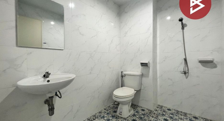 For rent そして for sale 3 ベッドルーム retail Space in Mueang Chon Buri, Chonburi