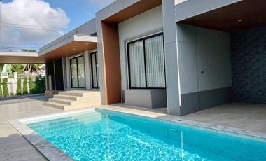 For rent 4 bedrooms villa in East Pattaya, Pattaya