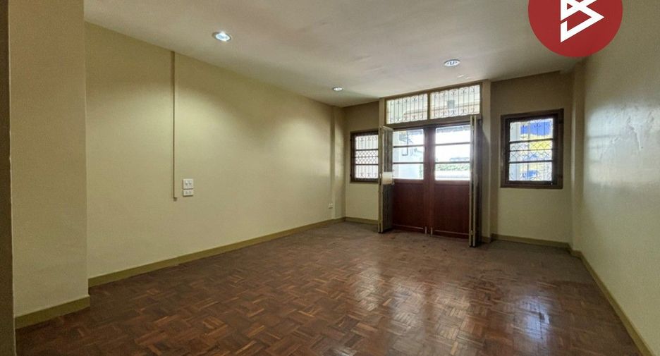For sale 3 bedrooms townhouse in Mueang Samut Prakan, Samut Prakan
