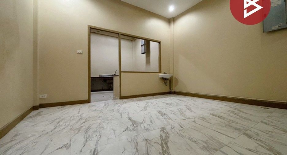 For sale 3 bedrooms townhouse in Mueang Samut Prakan, Samut Prakan