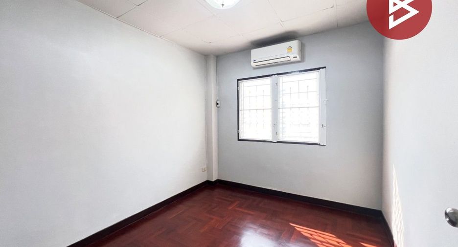 À vendre 3 chambres maison de ville à Phasi Charoen, Bangkok