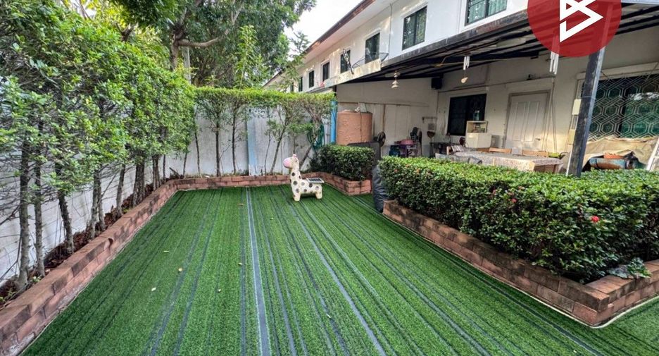 For sale 3 bedrooms townhouse in Ban Pho, Chachoengsao