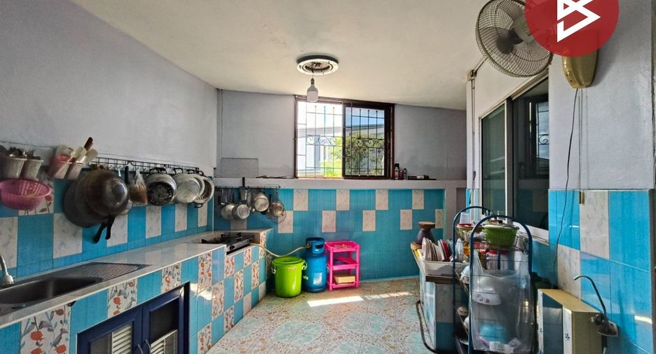 Reihenhaus zum Kauf mit 2 Zimmer in Mueang Chon Buri, Chonburi