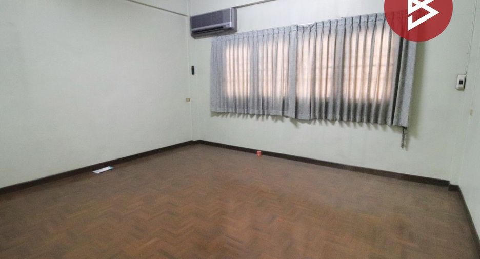 For sale 3 bedrooms retail Space in Bang Na, Bangkok