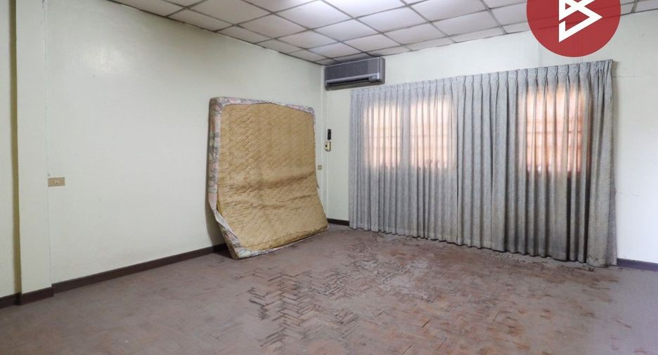For sale 3 bedrooms retail Space in Bang Na, Bangkok