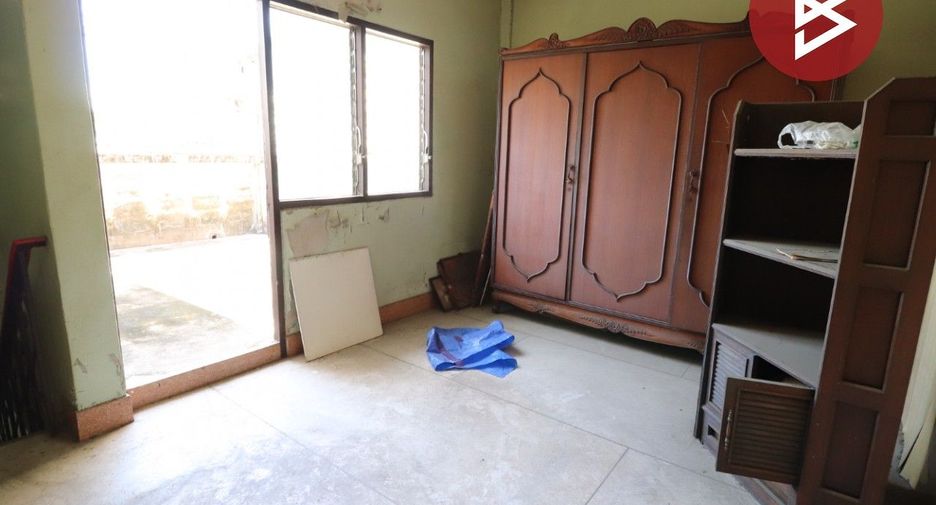 For sale 3 bedrooms retail Space in Bang Na, Bangkok