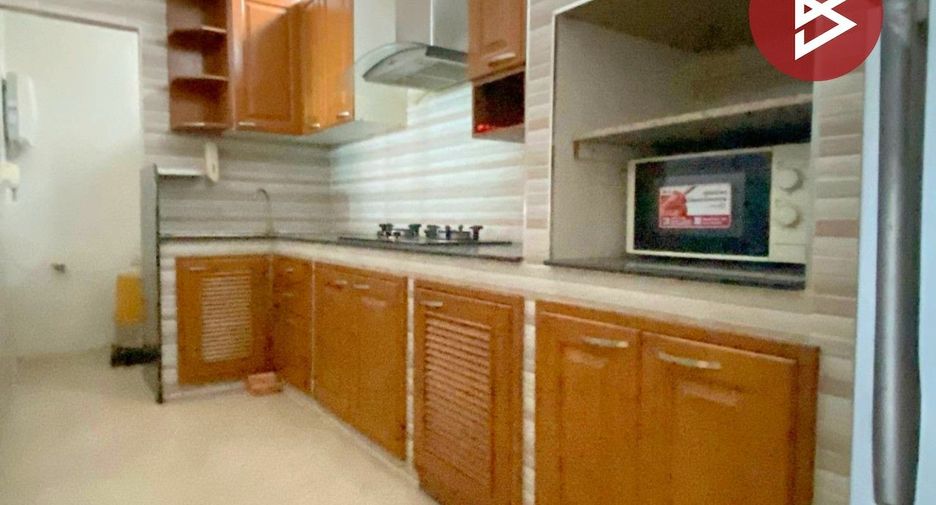 For sale 4 bedrooms townhouse in Bang Khun Thian, Bangkok