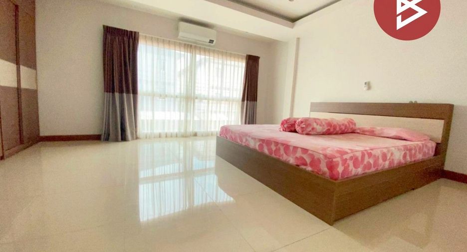 For sale 4 bedrooms townhouse in Bang Khun Thian, Bangkok