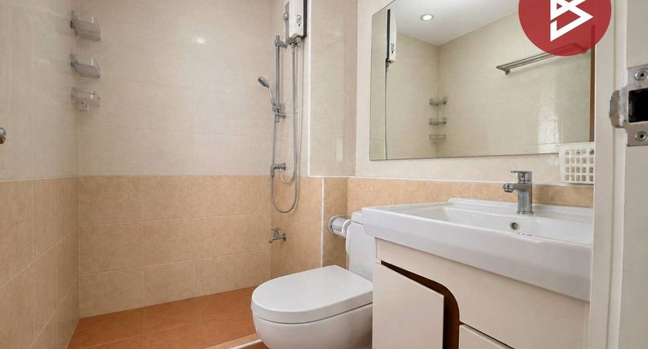 For sale 4 bedrooms townhouse in Bang Khun Thian, Bangkok